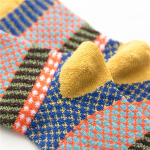 Chaussettes athlétiques décontractées de style urbain, matière respirante, ajustement confortable, parfaites pour un usage régulier et des tenues décontractées - Product Image 6