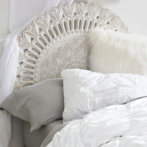 Cabecero de Cama King Size Decorativo Blanco Tallado a Mano en Madera, Diseño Artesanal, Decoración para Dormitorio - Product Image 5