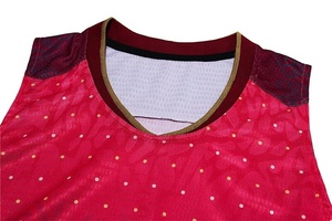 Uniforme de baloncesto con cuello en V, uniforme de baloncesto con logotipo personalizado impreso por sublimación - Product Image 5