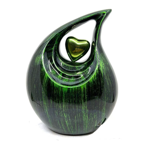 Urnes funéraires pour adultes en forme de larme verte antique avec cœur rouge, en métal laiton/aluminium - Product Image 1