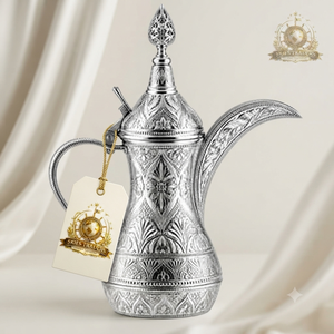 กาต้มกาแฟอาหรับลายดอกไม้สีดำและสีเงินแบบดั้งเดิม ดัลลาห์โลหะสำหรับเสิร์ฟชาแบบอิสลาม เหยือกหรูหราสไตล์ตะวันออกกลาง - Product Image 5