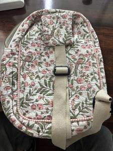 Mochilas acolchadas hechas a mano para viajes y estilo de vida, diseños personalizados OEM, exportaciones al por mayor a nivel mundial. - Product Image 4
