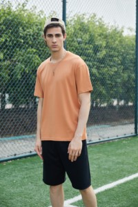 Ensemble de survêtement pour homme : T-shirt coupe ample en coton vieilli avec strass et short, style délavé, personnalisable, vente en gros - Product Image 2