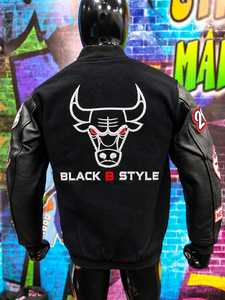 Blouson Bomber Varsity en Chenille Noire Épaisse pour Homme avec Manches en Cuir de Mouton et Logo Brodé – Style Hiver Streetwear - Product Image 1