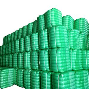 Fibre de polyester noire et blanche recyclée 1.2d 1.4d pour rembourrage d'oreillers, de canapés et fil à filer _ Mme Min - Product Image 5