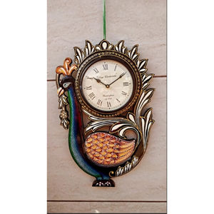 Horloge murale décorative en bois artisanal SwamiG Tradex, design paon, style Art Déco, mouvement à quartz, origine Inde - Product Image 3