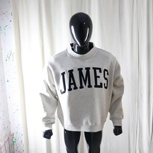 เสื้อสเวตเชิ้ตทรงบ็อกซี่ แบรนด์ JAMES รุ่น Mock Neck 450 GSM ปักชื่อแบบ Applique ผ้าฝ้ายฟลีซเฟรนช์เทอร์รี่ 100% - Product Image 1