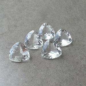 คริสตัลควอตซ์ธรรมชาติทรงสามเหลี่ยมเจียระไนแบบเหลี่ยมเพชรพลอย  ขายส่งทุกขนาด - Product Image 1