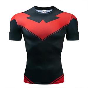 T-shirt de compression à manches courtes pour homme, col rond, motif chauve-souris, rouge et noir, séchage rapide, coupe ajustée, sportif, tricoté, 100 % polyester - Product Image 4