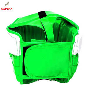 Protège-tête de boxe en cuir à sangle réglable avec des caractéristiques de sécurité et de respirabilité pour un entraînement intense et des performances élevées - Product Image 4