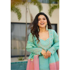 Ensemble de fête de créateur WW, taille XL, haut rose, lehenga et dupatta, élégant et stylé, 800g - Product Image 5