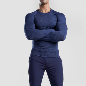 T-shirts de sport athlétiques pour hommes, personnalisés, légers, à manches longues, respirants et compressifs pour la gym - Product Image 1