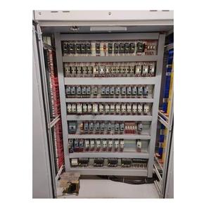Panneau de commande de moteur industriel de qualité supérieure avec système d'automatisation PLC pour commande électrique triphasée disponible à la vente - Product Image 2