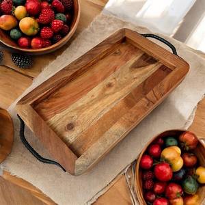 Plateau de service en bois vintage avec poignées en fer noir : Décoration rustique de style farmhouse - Product Image 1