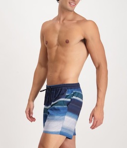 Pantalones Cortos de Baloncesto Sublimados Personalizados OEM para Hombre, de Malla Transpirable de Secado Rápido con Cordón, Estampados para Verano y Estilo Urbano - Product Image 3