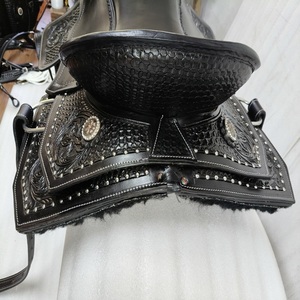 Silla de montar de cuero negro occidental hecha a mano y personalizada con adornos florales, silla de montar ecuestre premium de Adeefa Enterprises - Product Image 6