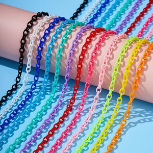 Décoration murale en résine surdimensionnée en forme de chaîne, idéale pour les intérieurs modernes de maisons et de bureaux - Product Image 1