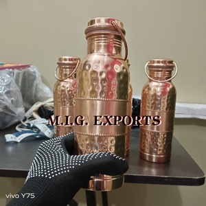 Compre una Botella de Cobre de Primera Calidad con Tapa Hermética, Beneficios Ayurvédicos, Usos para Almacenamiento de Agua, Botella de Cobre - Product Image 4