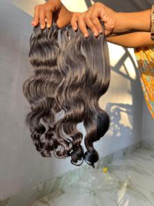 Extensiones de Cabello Humano de Lujo con Ondas Suaves, Sedosas, Sin Enredos, Cabello Largo en Todos los Colores, Suministro al por Mayor - Product Image 1