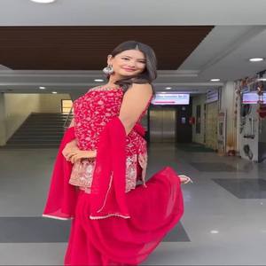 VASTRA COTTAGE Conjunto de Sharara y Dupatta para Mujer, con Lentejuelas Bordadas en Georgette, Completamente Cosido, Elegante para Fiestas - Product Image 4