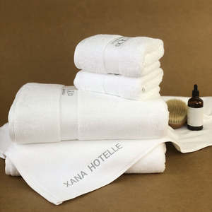 ชุดผ้าขนหนูอาบน้ำหรูหรา 5 ดาว โรงแรมเนสต้า สปอร์ตส์ และชุดคลุมอาบน้ำบอดี้เวิร์คส์ พร้อมบริการปักแบรนด์ตามสั่ง ผู้ผลิต OEM ODM - Product Image 5