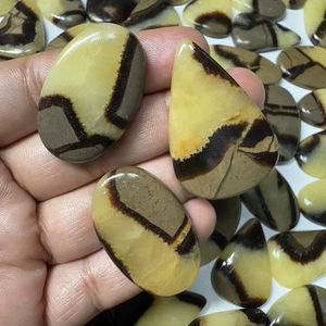 Cabujón de Septariana Marrón/Negra Suelta de 25-30mm, Formas Mixtas, Piedra Hecha a Mano para Decoración del Hogar y Joyería - Product Image 1