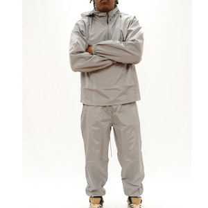 Veste coupe-vent unisexe en nylon personnalisée, motif uni, légère, écologique, imprimée, à capuche, décontractée, ensemble de survêtement 2-en-1 à séchage rapide - Product Image 6