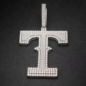 จี้เพชรโมอิสซาไนต์รูปตัวอักษร 'T' แบบเต็มเม็ด ดีไซน์ฮิปฮอป ประดับเพชรแบบพาเว่  จี้รูปตัวอักษรหรูหรา ทำจากเงินแท้ 925 - Product Image 4