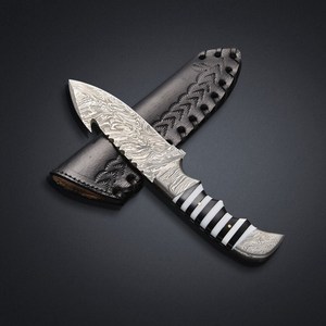Couteau de chasse artisanal à lame pleine longueur pour le dépecage, avec manche ergonomique, en acier Damas, lame fixe, pour usage extérieur, personnalisable OEM - Product Image 1