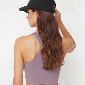 เสื้อชั้นในกีฬาผู้หญิงแบบ Racerback คอเหลี่ยม ระบายอากาศได้ดี รองรับปานกลาง พิมพ์ลายโลโก้ด้านหน้าด้วยเทคนิค Heat Transfer สำหรับออกกำลังกาย - Product Image 6