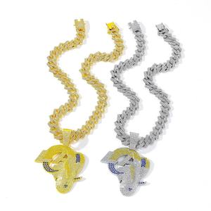 Pendentif Vache en Argent 925 Plaqué Or avec Pierres Moissanite, Breloque Animale Thème Hip Hop pour Homme, Usage Quotidien - Product Image 4