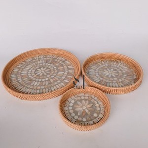 Plateau de service rond en rotin fait main, incrusté de mosaïque de coquillages nacrés, plateau décoratif créatif pour table basse et organisateur de nourriture - Product Image 6