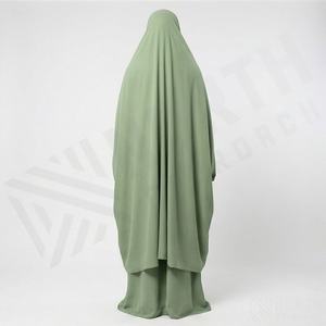 Vente en gros de robes de prière musulmanes traditionnelles grande taille, respirantes, légères, à séchage rapide, en polyester, abaya à enfiler pour femmes - Product Image 2