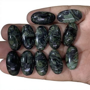 Cabochon vert naturel en jaspe Kambaba avec effet optique étoilé du Rajasthan - Product Image 5