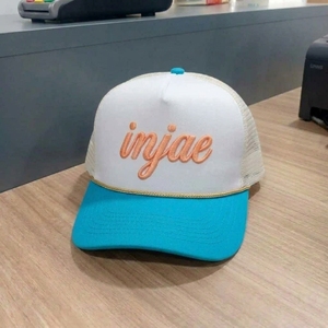 Casquettes de golf personnalisées à 5 panneaux, broderie 3D, visière structurée pré-courbée, fournisseur OEM ODM à faible MOQ - Product Image 3