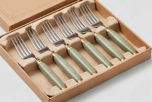 Ensemble de fourchettes de style vintage avec manches vertes et accents dorés, compatibles lave-vaisselle, pour les décorations de table de mariage - Product Image 6