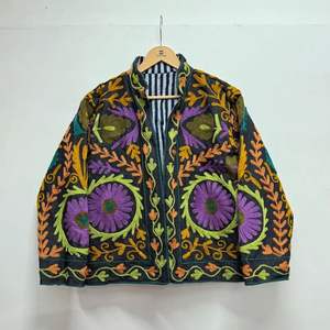 Chaqueta Acolchada de Algodón Suzani Bordada a Mano |   Abrigo Étnico Colorido de Invierno |   Regalo para ella: Chaqueta - Product Image 1
