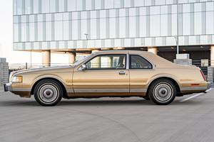 1984 Lincoln Continental Mark VII Bill Blash Edition - Product Image 3