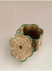 Panier pour enfants en jacinthe d'eau, tendance du moment, fait main, tissé, boîte de rangement, forme de fleur, ligne verte décorative, organisateur de jouets - Product Image 2