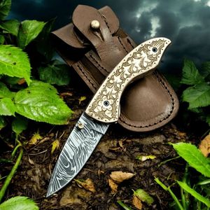 Cuchillos de Caza Plegables de Estilo Artesanal con Mango Curvo Azul, Empuñaduras Metálicas y Estuche de Cuero para Caza y Camping - Product Image 1