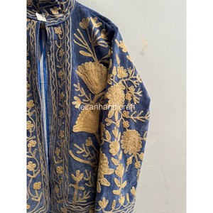 Veste en velours Suzani pour femmes indiennes, broderie florale faite à la main, doublure intérieure en coton, veste en velours pour femmes, veste d'hiver en velours - Product Image 5