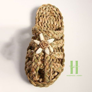 Handmade Seagrass Flower Slippers Wedding Guests Natural <b>Woven</b> Eco-Friendly Floral Sandals Bridal Party Hotel Spa Guest Slippers - Product Image 3
