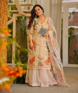Ensemble Salwar Kameez en soie brodée pour femmes, avec dupatta, longueur au sol, style traditionnel ethnique, pour les fêtes d'hiver, les mariages, style Inde Pakistan - Product Image 3