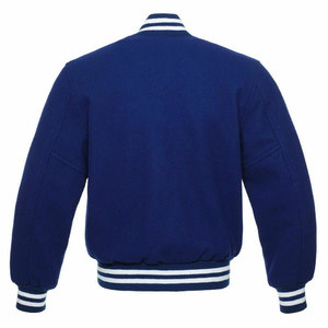 Veste de sport bleue pour homme avec épaules blanches et poignets rayés rouges, style preppy, coupe classique, col rabattu - Product Image 5