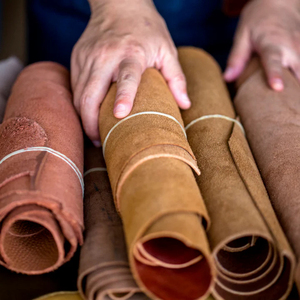 Wholesale High Quality Genuine <b>Leather</b> Grain Tanned Hides for Home Decor Shoes Furniture & Upholstery-Customizable OEM Sheets - Product Image 5