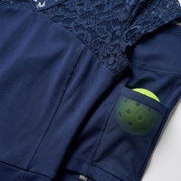Robe de pickleball élégante pour femme avec encolure en dentelle florale, manches courtes transparentes, short assorti, séchage rapide, respirante, vêtements de sport personnalisés
