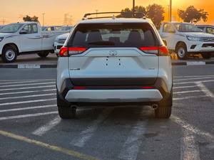 Toyota RAV4 XLE d'occasion 2025 - Product Image 3