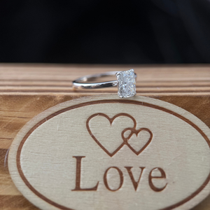 Bague en diamant taille coussin modèle Premium 1,80 carat E VVS2 certifiée IGI en or blanc 14K, bijoux de fiançailles et de mariage - Product Image 2