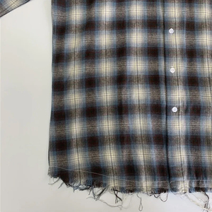 เสื้อเชิ้ตแขนยาวสไตล์สตรีทแวร์ ปักโลโก้ได้ตามต้องการ ขอบดิบ ผ้าฝ้ายลายสก็อต เสื้อเชิ้ตทำงานผ้าแฟลนเนล MOQ ต่ำ สำหรับผู้ชาย - Product Image 3