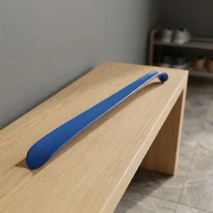 Chausse-pied en plastique léger et ergonomique pour un enfouissement facile et confortable des chaussures, idéal pour les seniors, les patients et l'usage quotidien - Product Image 5